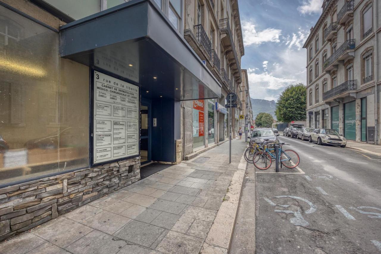 Libertad - Verdun Grenoble Bagian luar foto